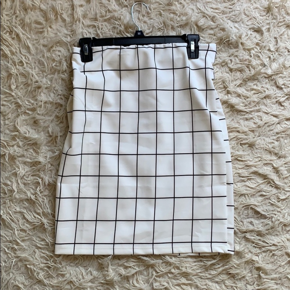 Mini skirt with tie